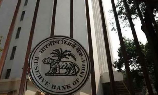 RBI directs HDFC Bank to stop selling new credit cards